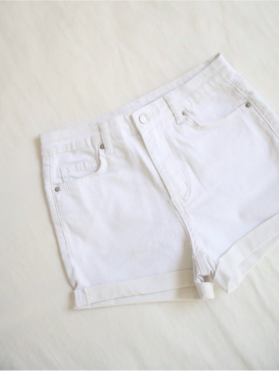 Old Navy Pants - Old Navy White High Rise Denim Shorts Size 14 OG Straight Stretch